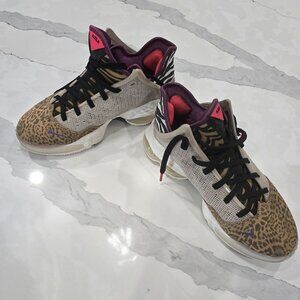 Nike LeBron 19 Low “Safari”